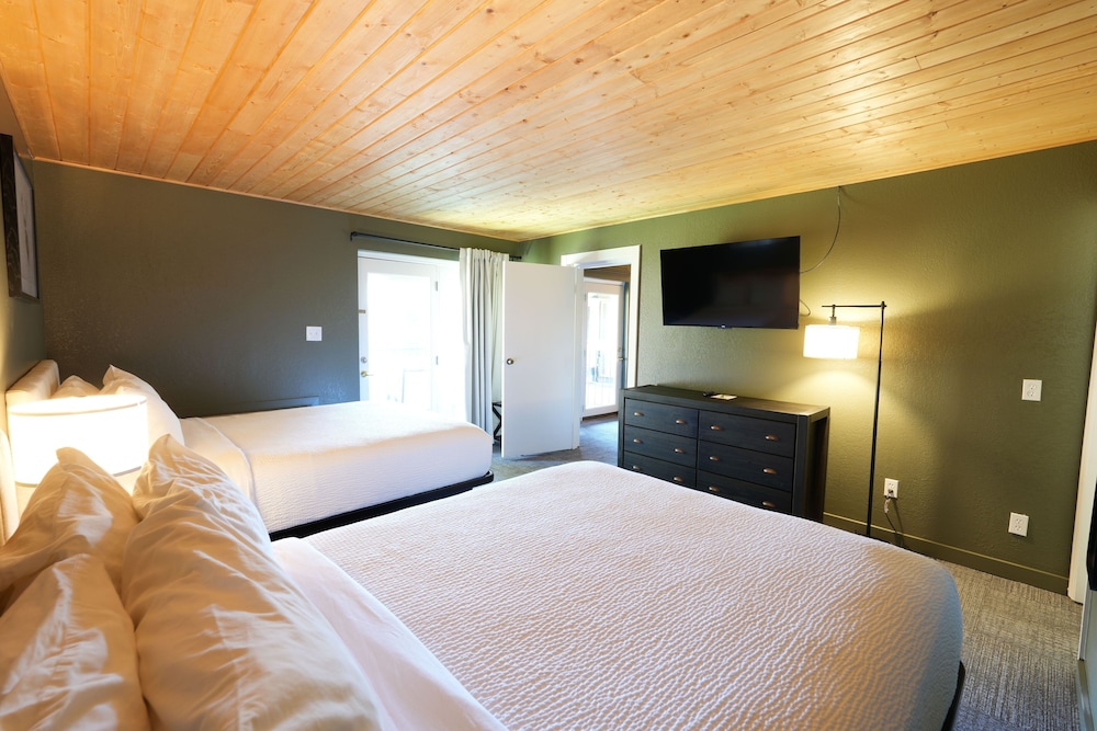 Tremont Lodge & Resort - photo 139