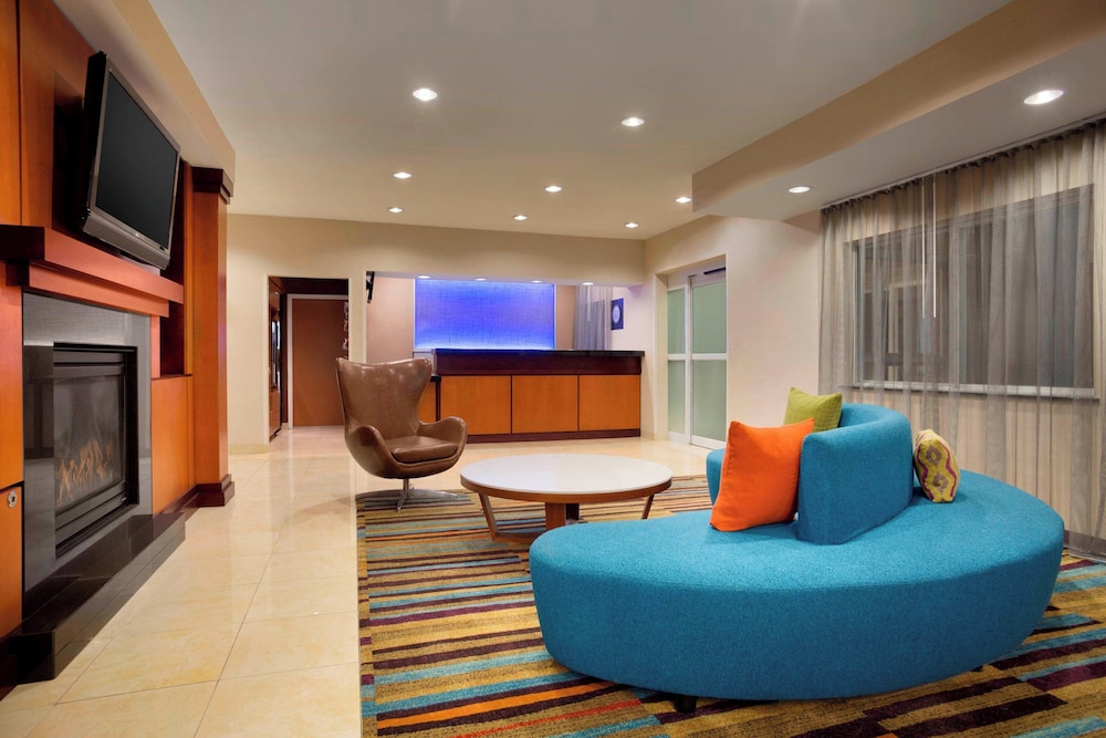 Fairfield Inn & Suites Fort Worth University Drive - photo 3