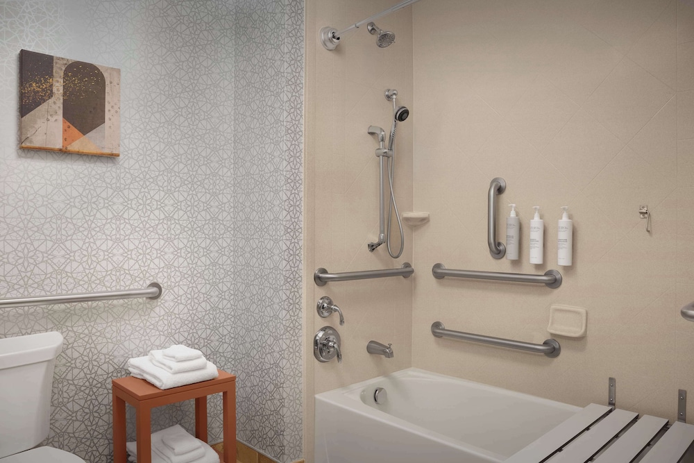 Hampton Inn & Suites Williston - photo 23