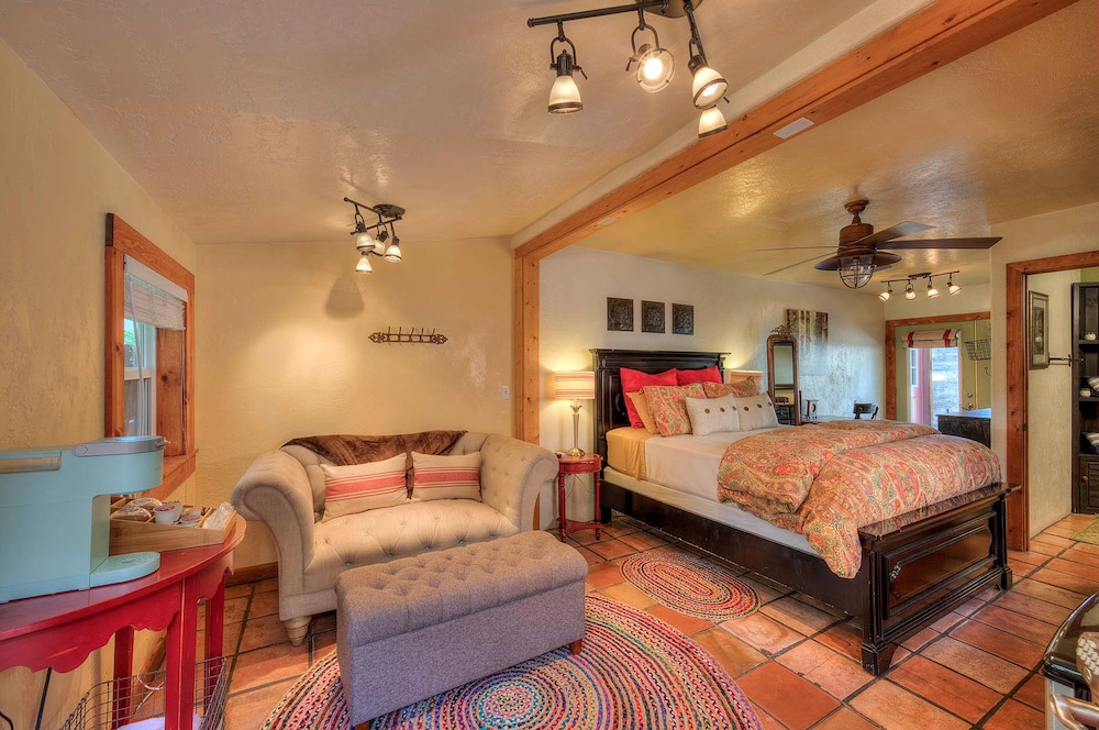 Cali Cochitta Vacation Rentals - photo 54