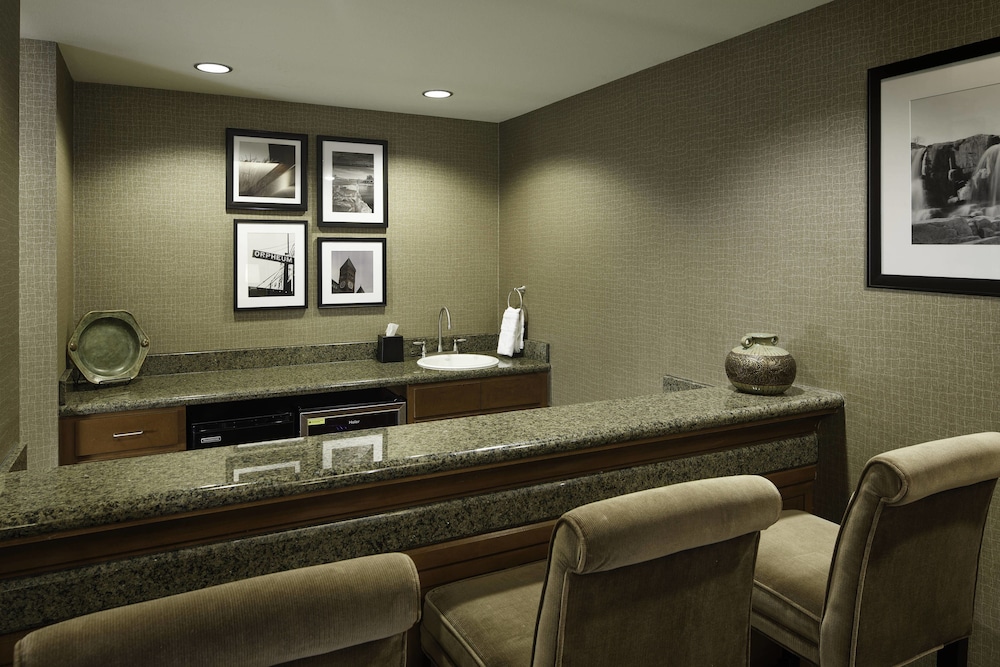 Sheraton Sioux Falls Hotel & Convention Center - photo 17