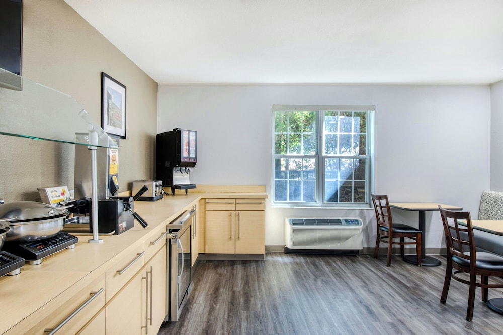 TownePlace Suites by Marriott Raleigh Cary Weston Parkway - photo 25
