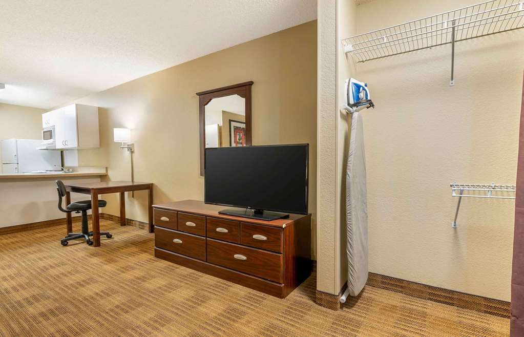 Extended Stay America Suites Indianapolis Airport - photo 11