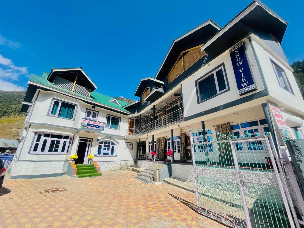 Sonamarg Snow View - carbon neutral hotel in Unknown City