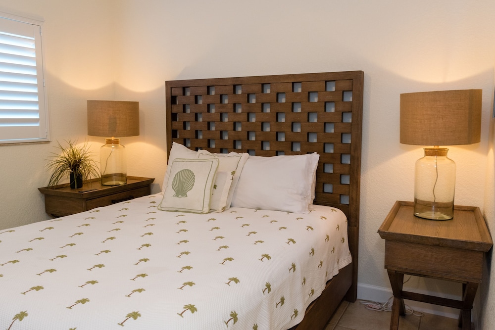 Beach House Resort 3 by RedAwning in Bradenton Beach, United States