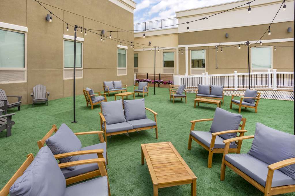 Comfort Inn & Suites Newark Liberty International Airport - photo 80