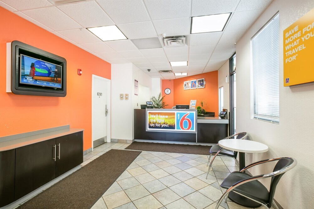 Motel 6 Minneapolis Airport Mall of America - photo 12