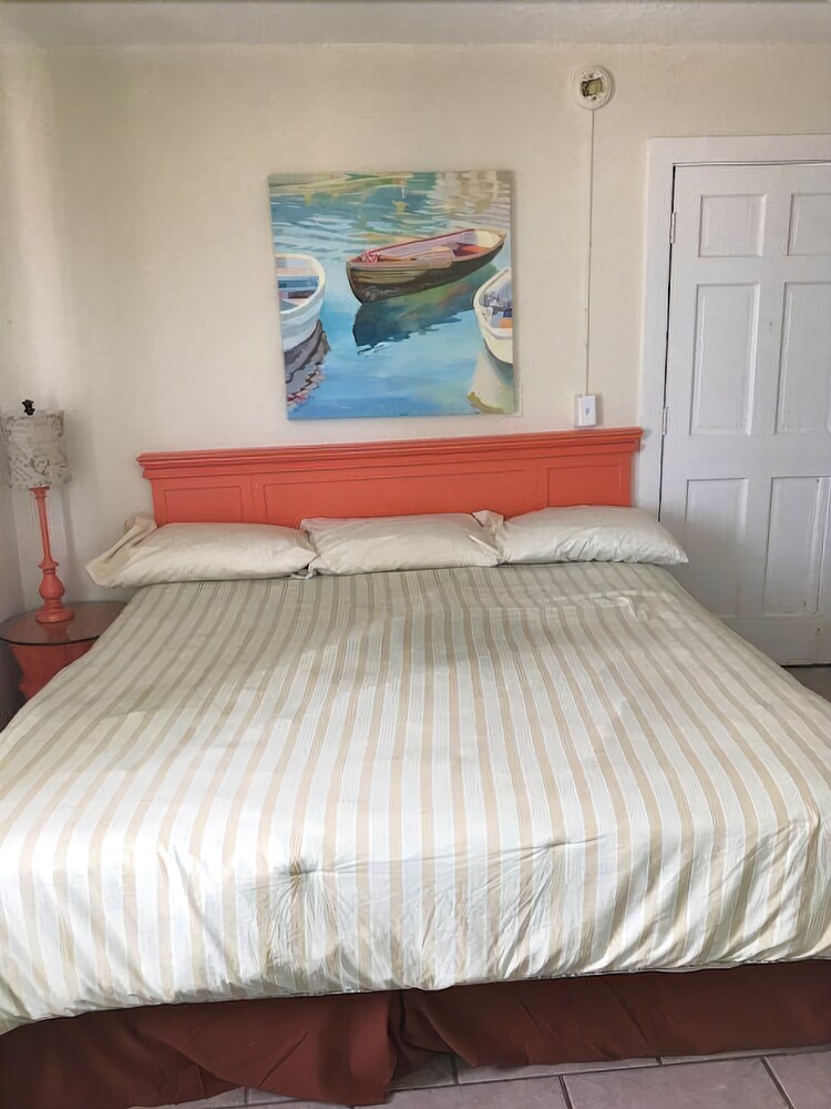 Beach Front Motel - photo 8
