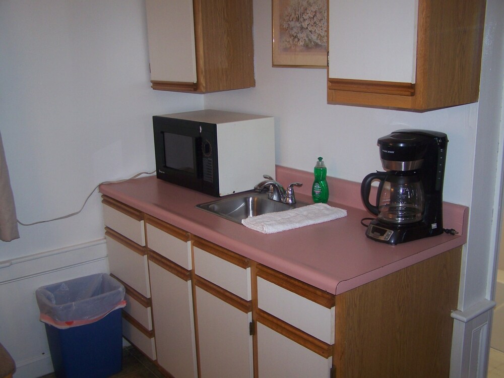 Nautical Motel and Suites - photo 6