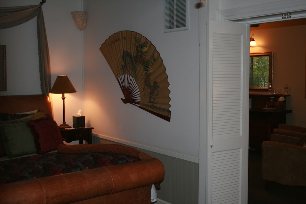 Honor Mansion — Healdsburg — photo 4