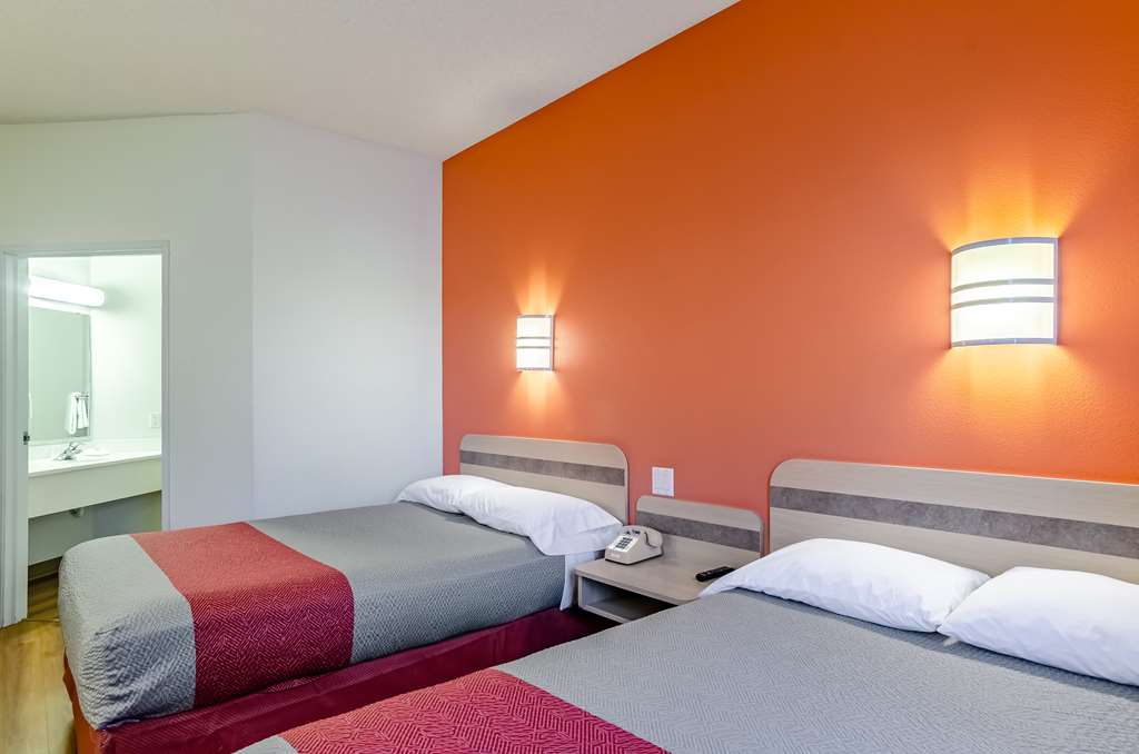 Super 8 by Wyndham Sidney NE - photo 11