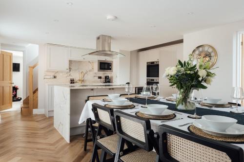 Fun house in the heart of Colchester — 4-Star Luxury Hotel in Colchester, United Kingdom