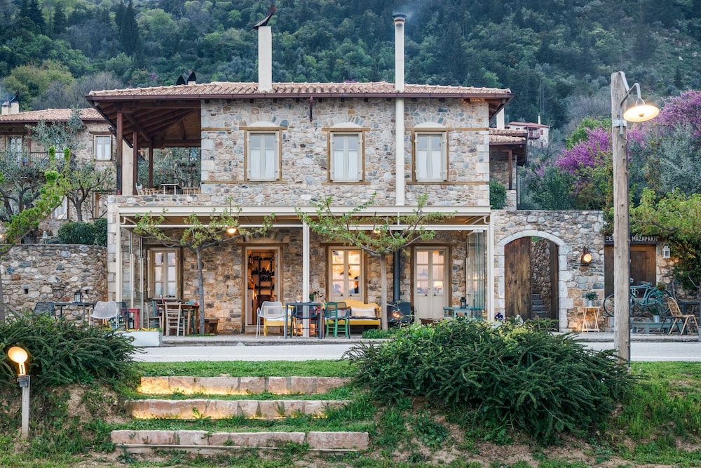 Mazaraki Guesthouse — 4-Star Luxury Hotel in Sparti, Greece