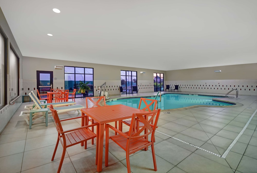 Hampton Inn & Suites Robbinsville - photo 31