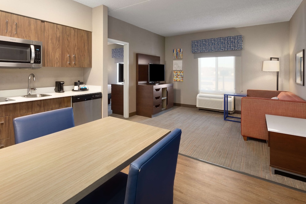 Hampton Inn & Suites Scottsburg - photo 14