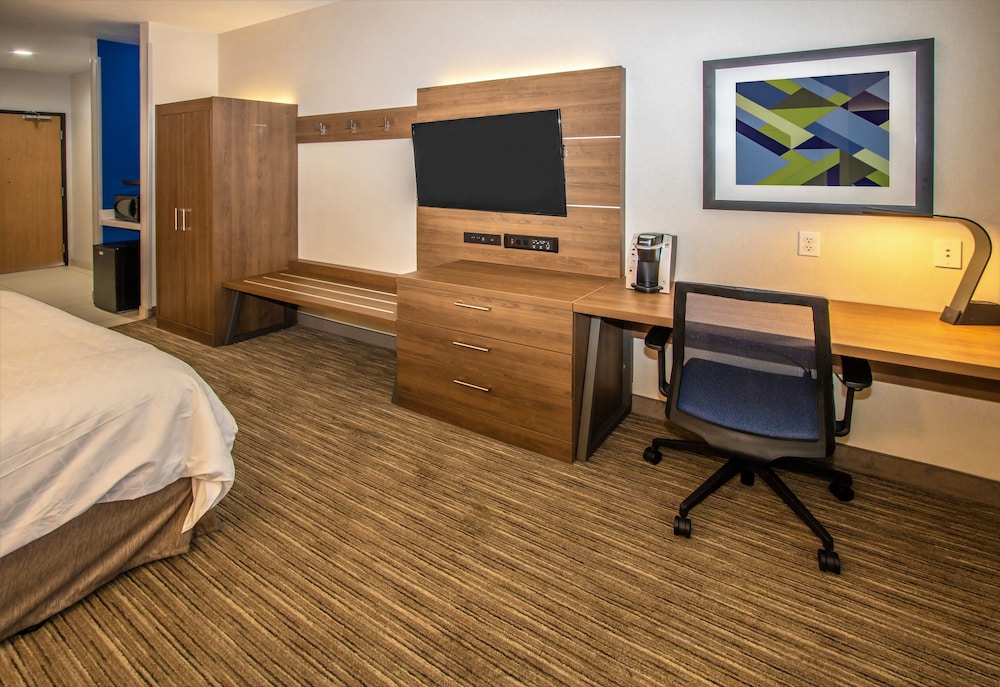 Holiday Inn Express Hotel & Suites Roseville Galleria Area by IHG - photo 11