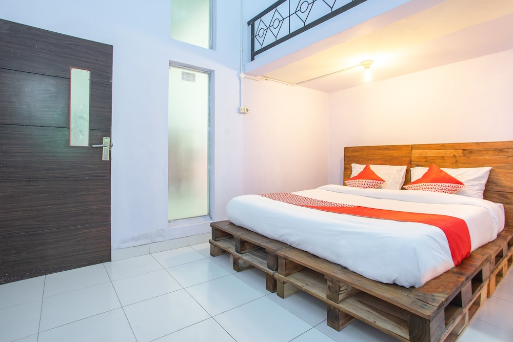 OYO 2415 Ibma Smart Syariah — hotel in Pandaan