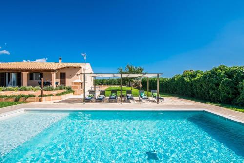 Ideal Property Mallorca Villa del Nord — 4-Star Luxury Hotel in Sa Pobla, Spain