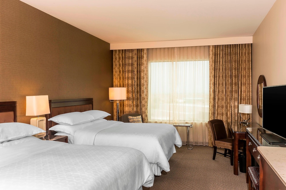 Sheraton Mesa Hotel at Wrigleyville West - photo 4