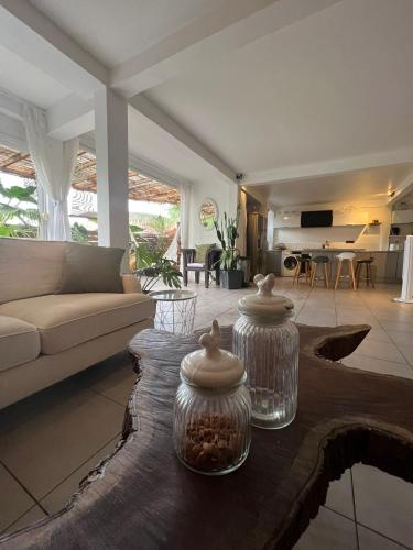 Au Petit Maracudja plage Anse a L'ane — 4-Star Luxury Hotel in Les Trois-Ilets, Martinique
