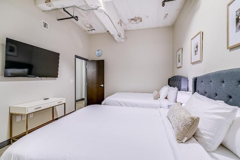 Luxury Downtown Dallas Stay by Amyfinehouse - photo 264
