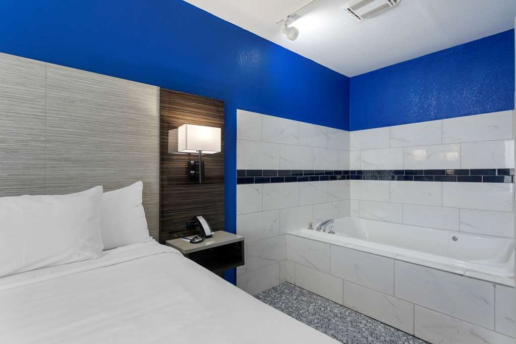 Comfort Inn & Suites Memphis East - photo 24