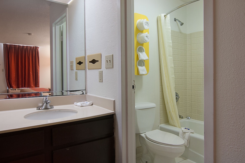Motel 6 Newnan GA - photo 22
