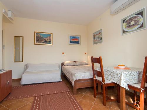 Pulastar Studio Apartment with Terrace
