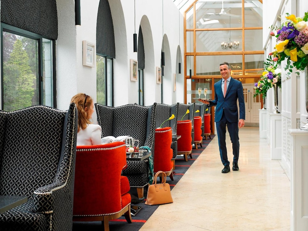 Castlecourt Hotel