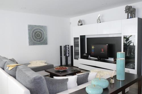 Ruhiges Modernes Haus Parkplatz WLAN Whirlpool — 4-Star Luxury Hotel in Aveiro, Portugal