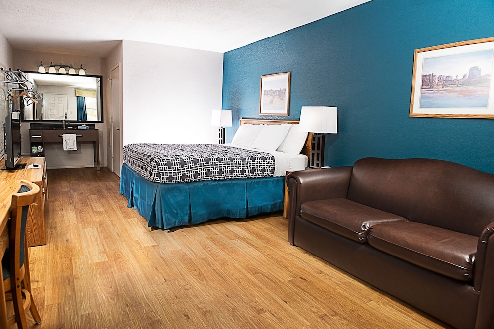 Riata Inn Texas - photo 4