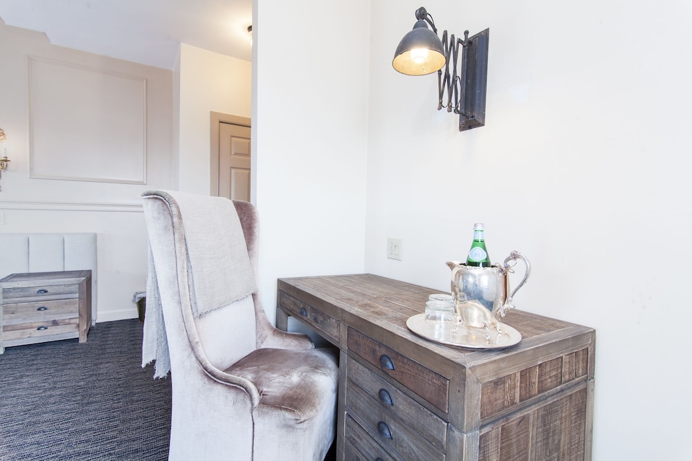 Garrison Inn Boutique Hotel - photo 8