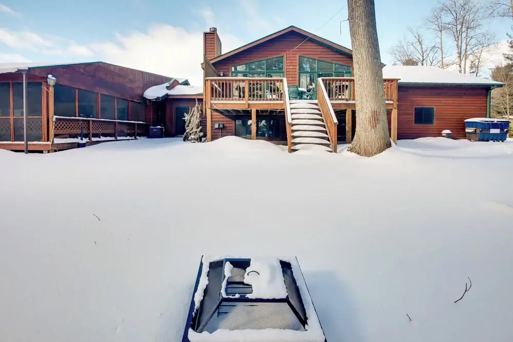 5 Mi to Sno eagles Trails: Lakefront Getaway in Eagle River, United States