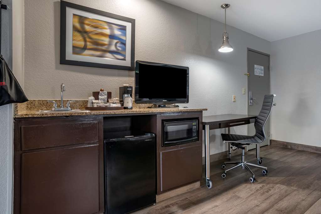 Best Western Carlton Suites - photo 16