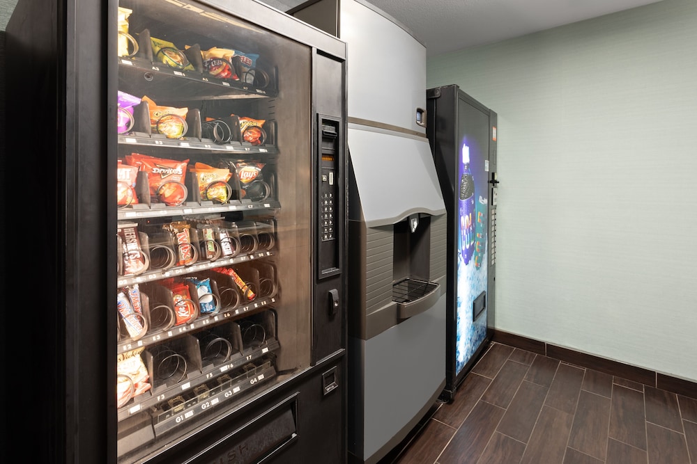 Americas Best Value Inn & Suites Racine - photo 35