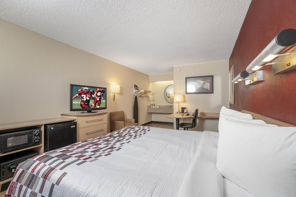 Red Roof Inn Cleveland Mentor Willoughby - photo 12