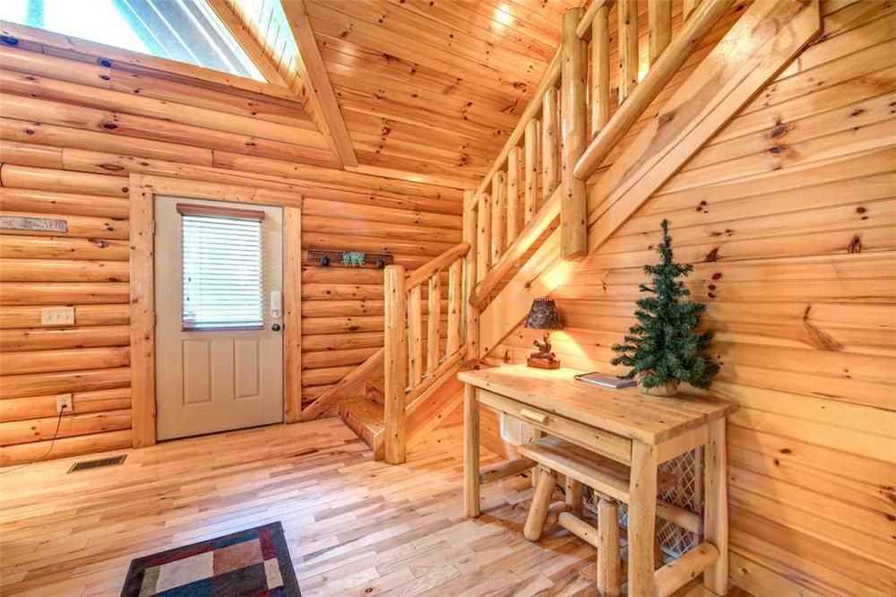 Natural Beauty 2 Bedroom Home with Hot Tub — 4-Star Luxury Hotel in Gatlinburg, United States