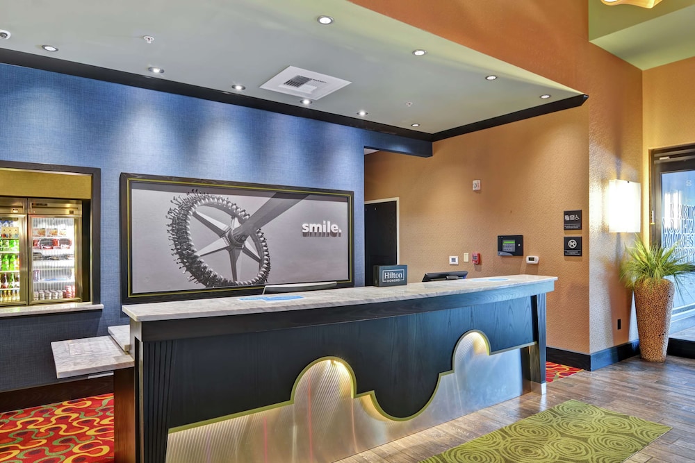 Hampton Inn & Suites Raleigh Crabtree Valley - photo 8