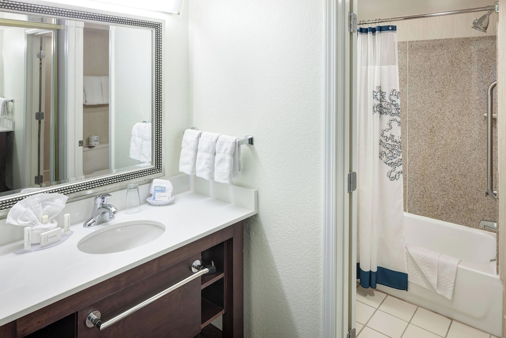 Residence Inn by Marriott Kansas City Country Club Plaza - photo 21