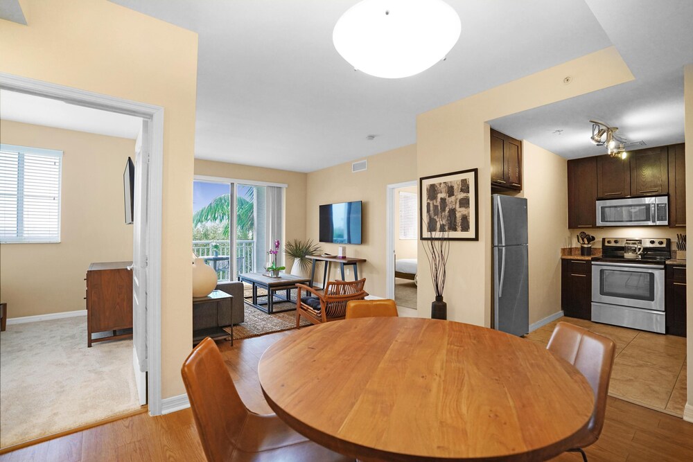 Dharma Home Suites South Miami at Red Road Commons - photo 24