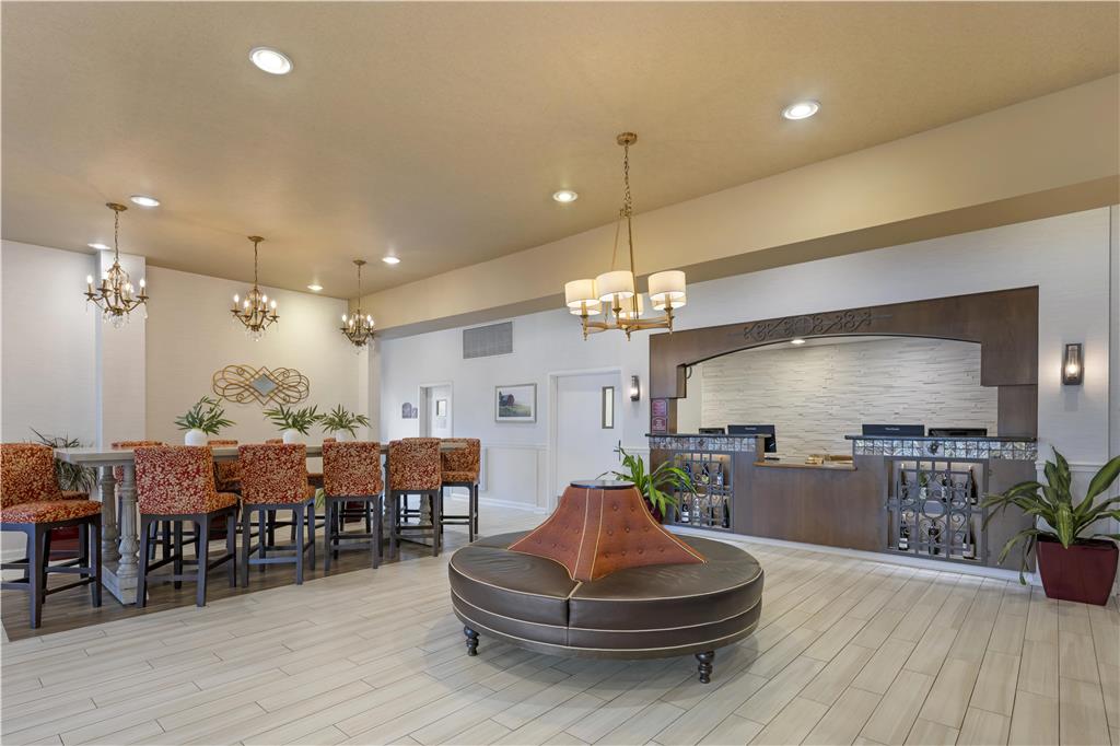 Best Western Plus Vineyard Inn & Suites - photo 49