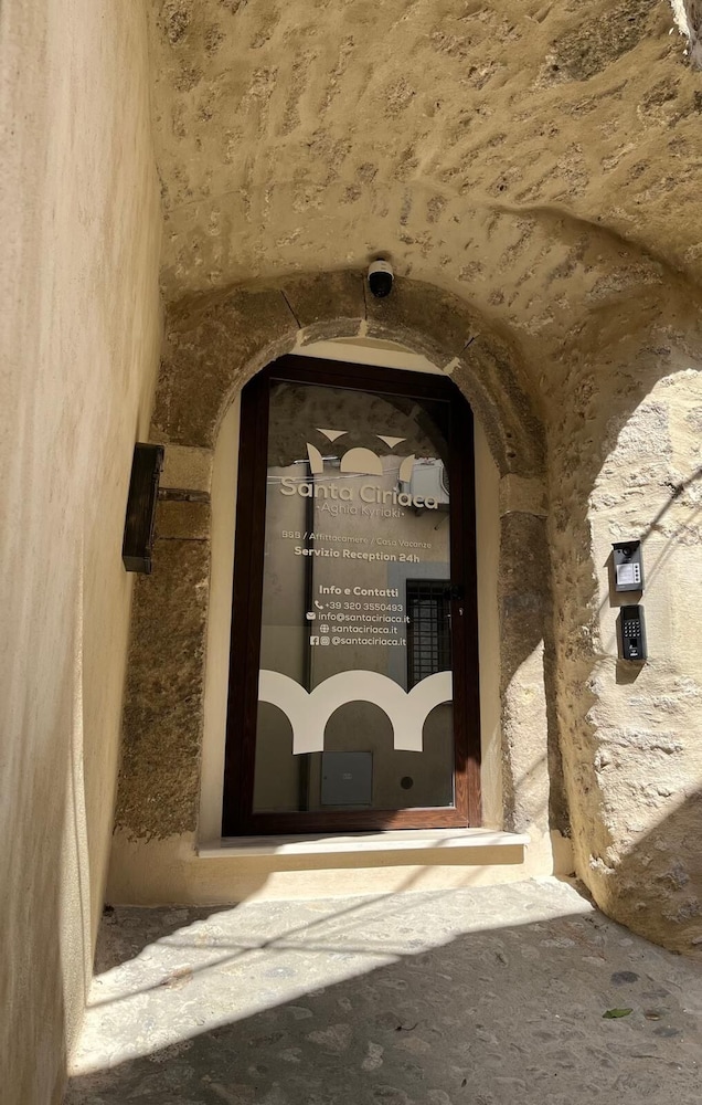 Santa Ciriaca Aghìa Kyriaki — 4-Star Luxury Hotel in Gerace, Italy