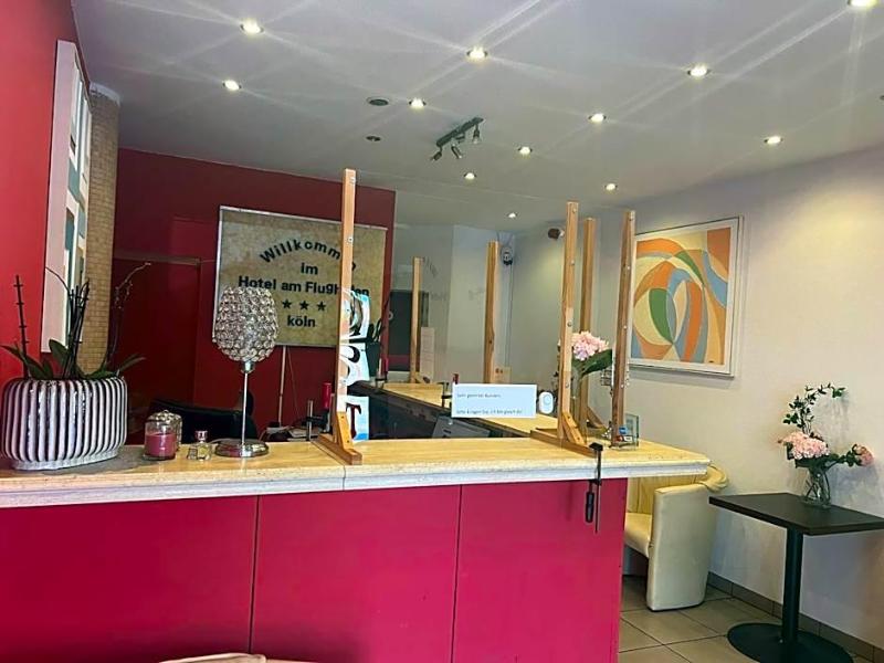 Am Flughafen — carbon neutral stay, Koeln