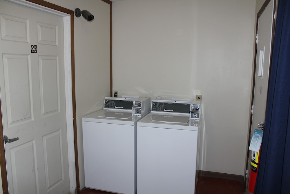 Brown's Motel Aberdeen - photo 20
