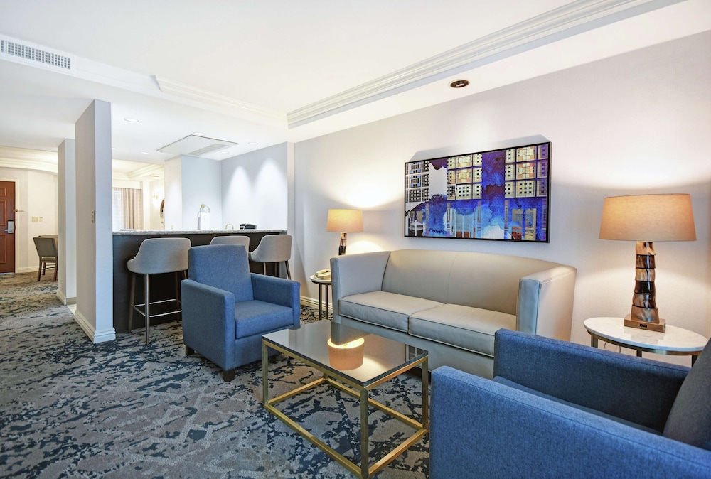 Embassy Suites Charleston - photo 23