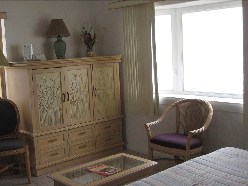 Beach Front Motel - photo 14