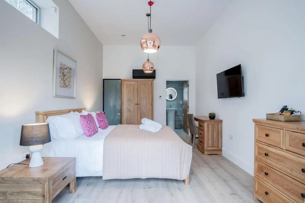 Suite 12 Sleeping Giant Hotel Pen Y Cae Inn in Brecon, United Kingdom