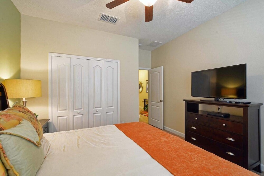 Luxurious 6BD Pool Home With Best Resort Amenities Two Master Suites and Big Pool Area #6pp917 - photo 9