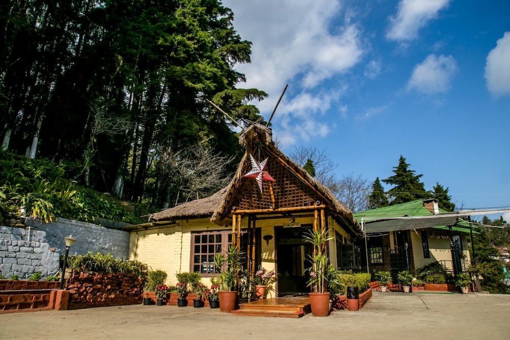 Niraamaya Retreats Aradura Kohima — hotel in Kohima