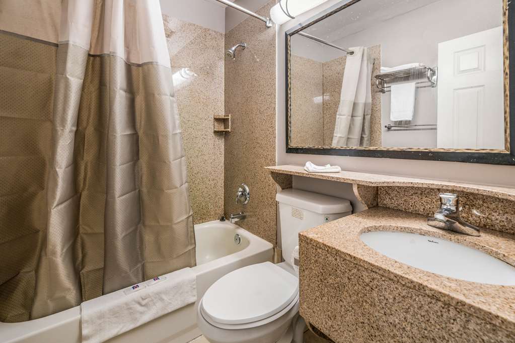 Motel 6 Toms River NJ Near Seaside Heights - photo 26